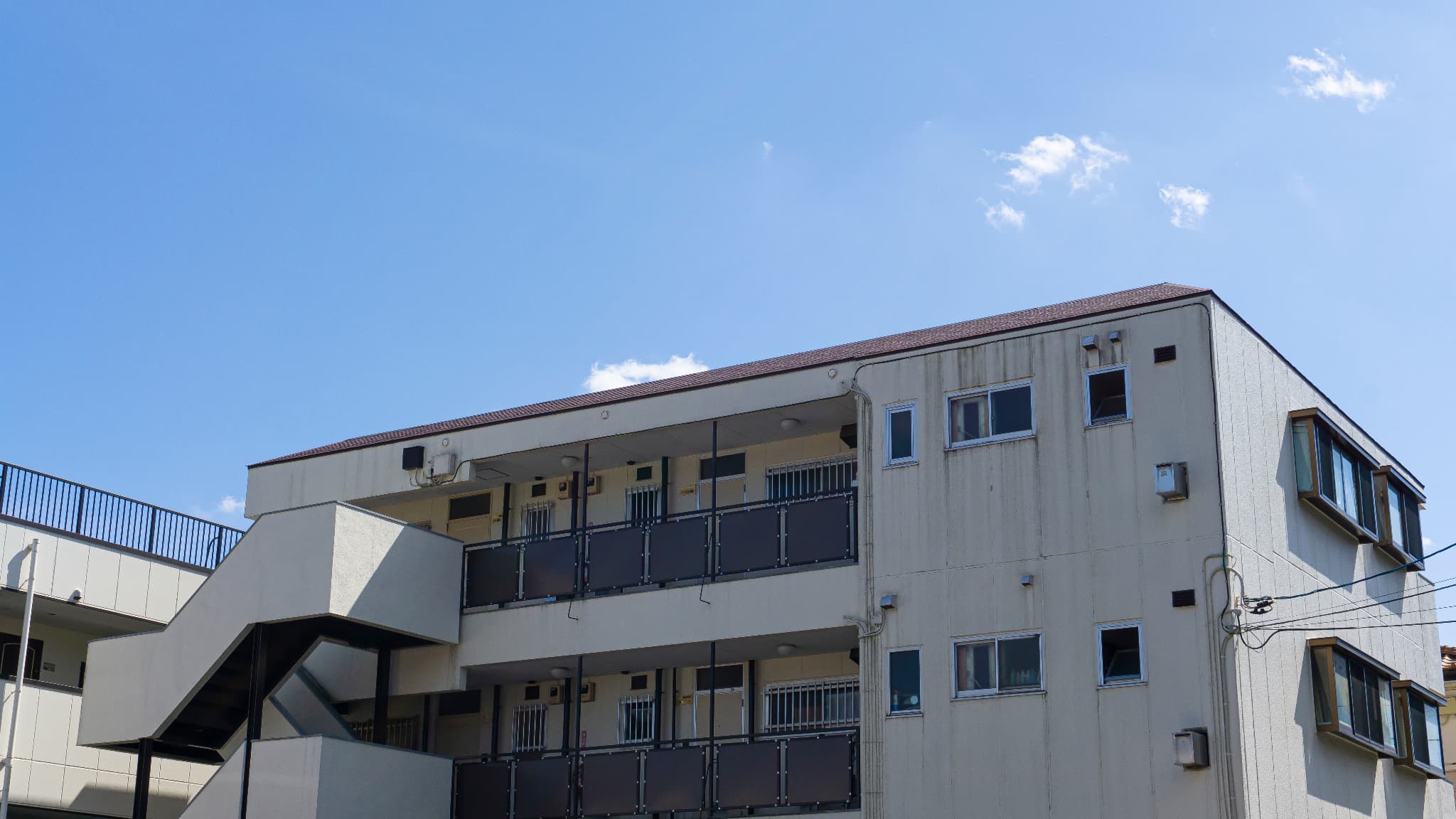 空室が多い収益物件を売却するには?満室化してから売るべきかを解説